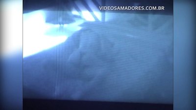 Мажот ја снима сопругата како ебава сосетката и дознава дека е кукавица